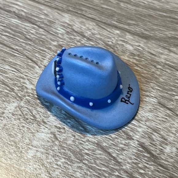 Heirloom Editions Ltd. Cowboy hat Thimble Porcelain Hand Painted With Box - Picture 5 of 9